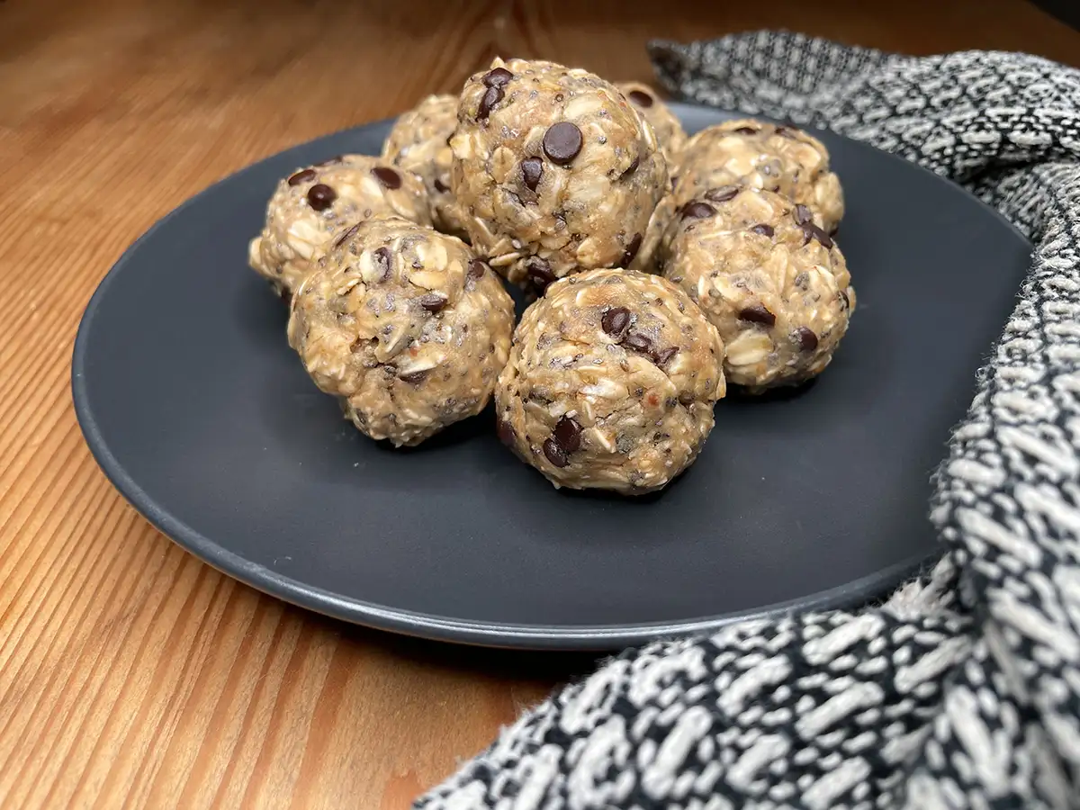 Peanut Butter Chocolate Chip Energy Bites - Working Against Gravity